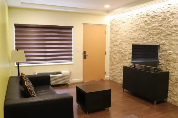 Curtis Inn & Suites 4