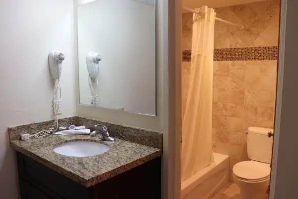 Curtis Inn & Suites 5
