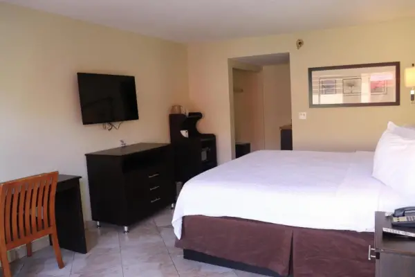 Curtis Inn & Suites 6